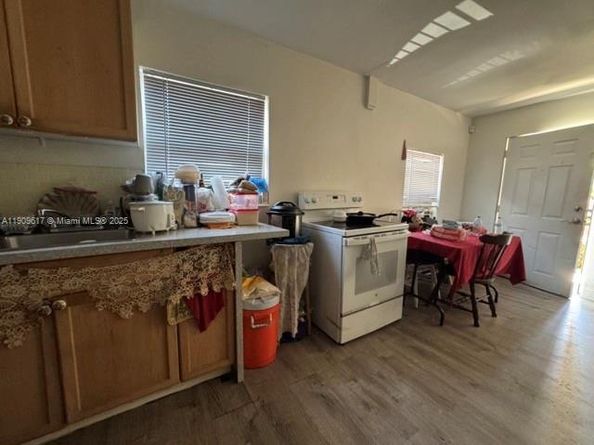 Undisclosed Address #A11909617, Miami FL 33142