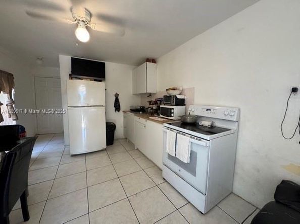 Undisclosed Address #A11909617, Miami FL 33142