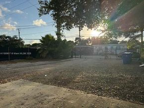 Undisclosed Address #A11909617, Miami FL 33142