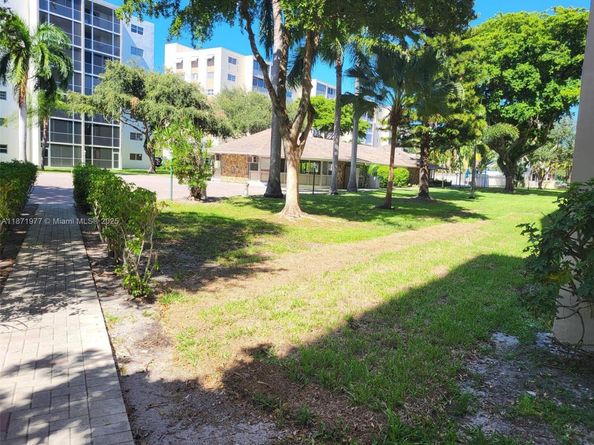 900 NE 12th Ave 705, Hallandale Beach FL 33009