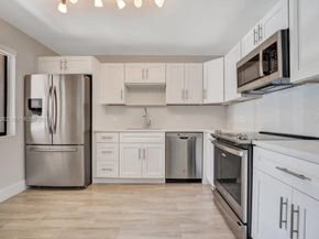 380 Racquet Club Rd 105, Weston FL 33326