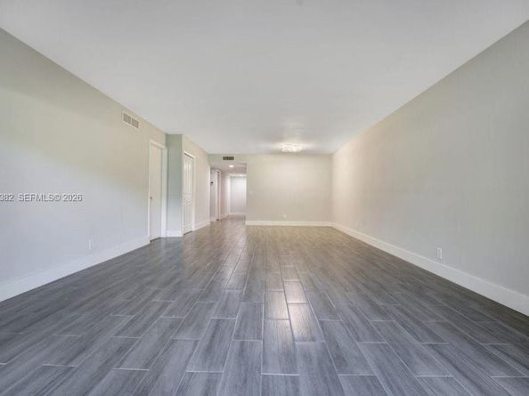 380 Racquet Club Rd 105, Weston FL 33326