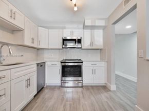 380 Racquet Club Rd 105, Weston FL 33326