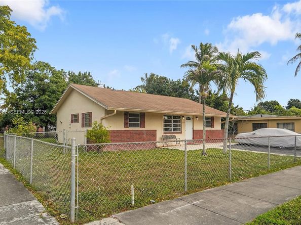 6141 Funston St, Hollywood FL 33023