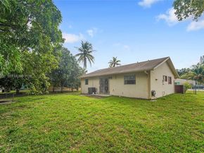 6141 Funston St, Hollywood FL 33023