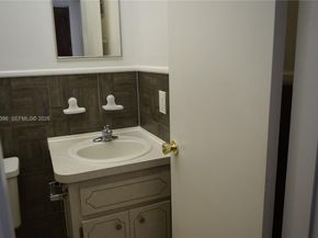 2901 NW 47th Ter 248B, Lauderdale Lakes FL 33313