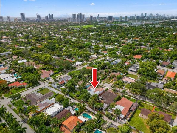 1617 Washington St, Hollywood FL 33020