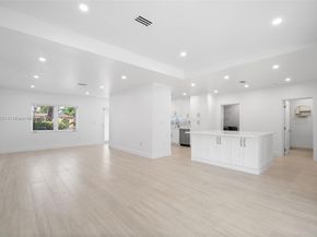 1617 Washington St, Hollywood FL 33020