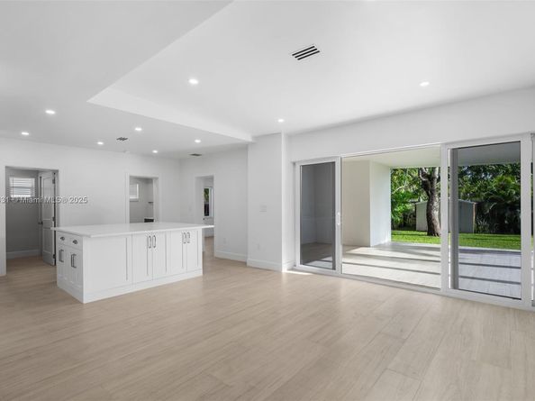 1617 Washington St, Hollywood FL 33020