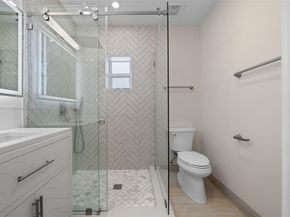1617 Washington St, Hollywood FL 33020