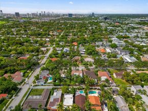 1617 Washington St, Hollywood FL 33020