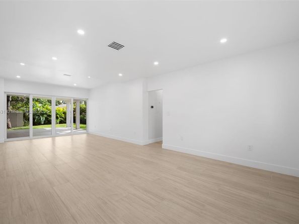 1617 Washington St, Hollywood FL 33020