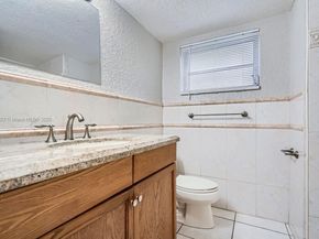 7301 NW 11th St, Plantation FL 33313