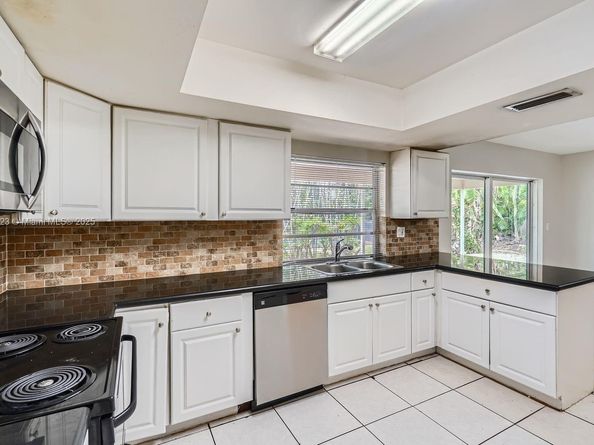 7301 NW 11th St, Plantation FL 33313