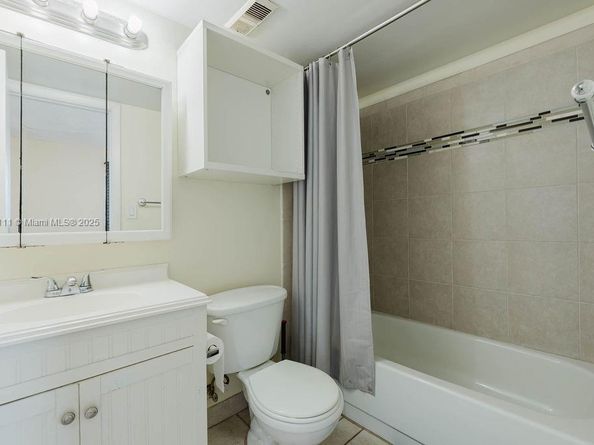 3110 N Pine Island Rd 409, Sunrise FL 33351