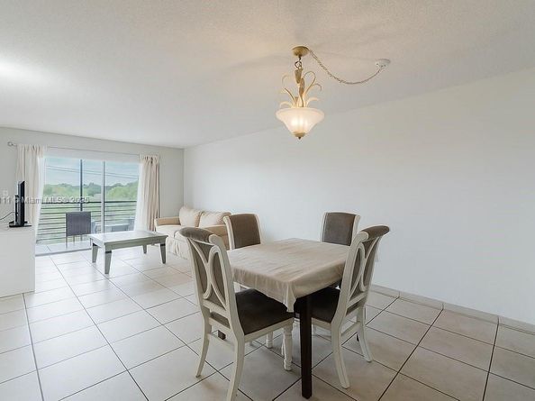 3110 N Pine Island Rd 409, Sunrise FL 33351