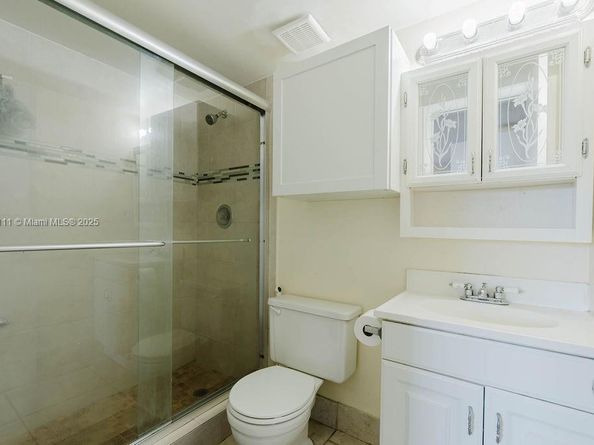 3110 N Pine Island Rd 409, Sunrise FL 33351