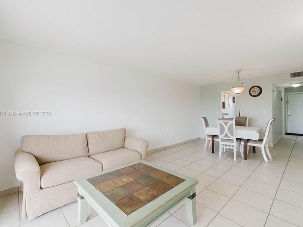 3110 N Pine Island Rd 409, Sunrise FL 33351