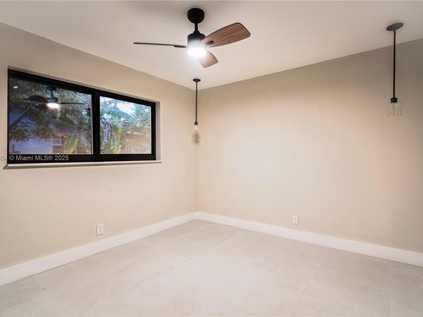 5561 NE 28th Ave, Fort Lauderdale FL 33308