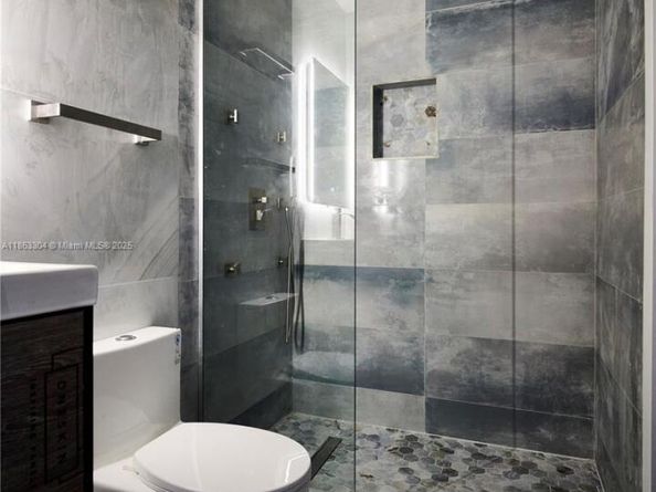 5561 NE 28th Ave, Fort Lauderdale FL 33308