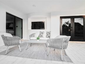 5561 NE 28th Ave, Fort Lauderdale FL 33308