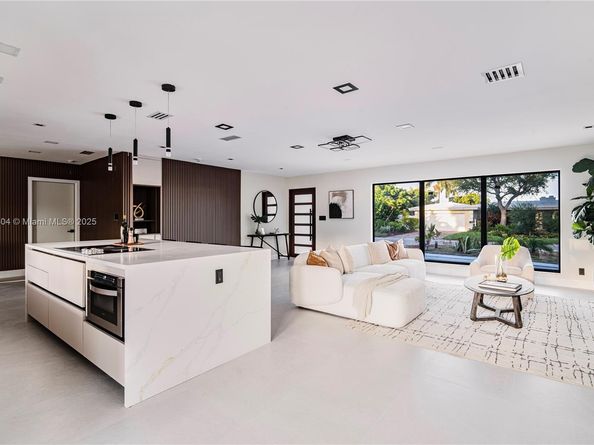 5561 NE 28th Ave, Fort Lauderdale FL 33308