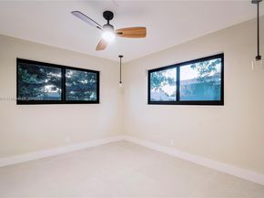 5561 NE 28th Ave, Fort Lauderdale FL 33308