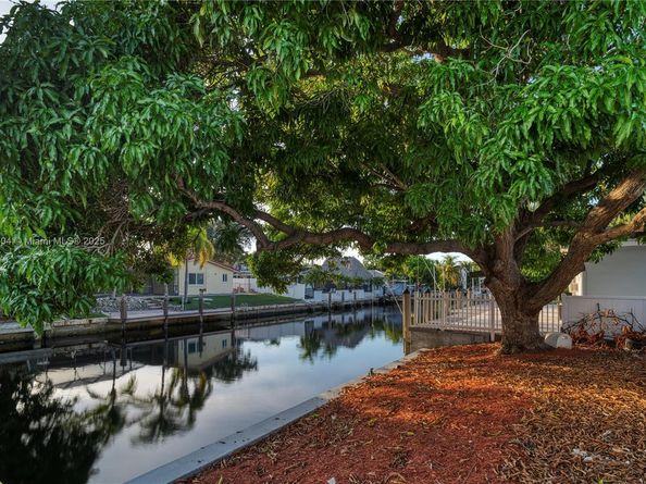 5561 NE 28th Ave, Fort Lauderdale FL 33308