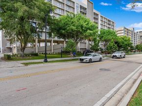 17500 N Bay Rd S707, Sunny Isles Beach FL 33160
