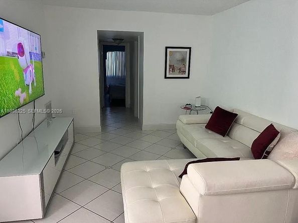 6620 W 2nd Ct 407, Hialeah FL 33012