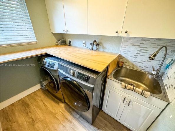 857 Vanda Ter, Weston FL 33327