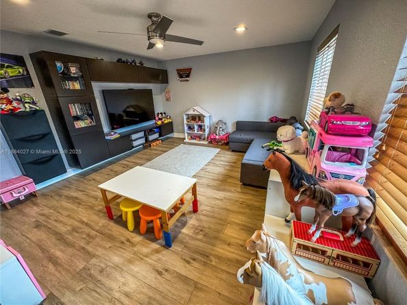 857 Vanda Ter, Weston FL 33327
