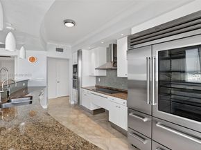 1000 S Pointe Dr 1501, Miami Beach FL 33139