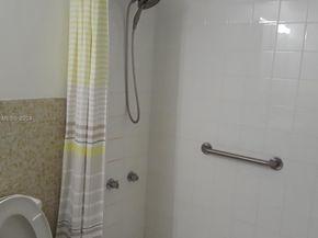 160 NE 203rd Ter 3, Miami Gardens FL 33179
