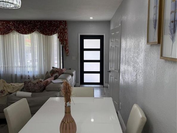 281 NE 169th St, North Miami Beach FL 33162