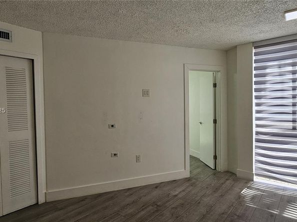7075 NW 186th St C101, Hialeah FL 33015