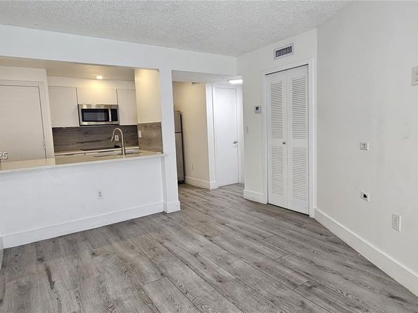 7075 NW 186th St C101, Hialeah FL 33015