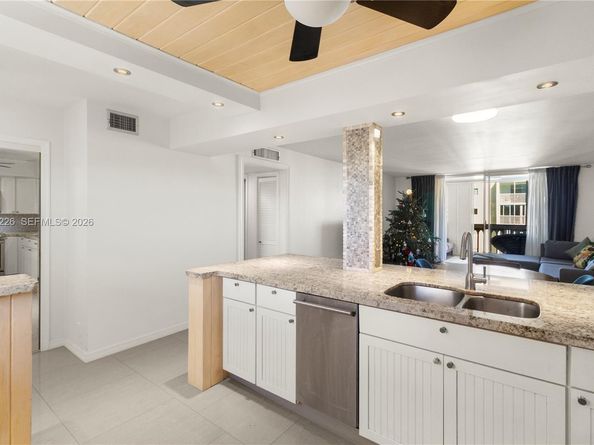 301 NE 14th Ave 601, Hallandale Beach FL 33009