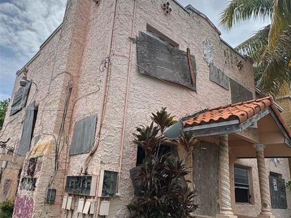329 SW 10th Ave, Miami FL 33130