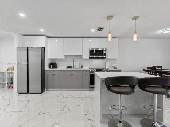 8033 NW 29th STREET, Sunrise FL 33322