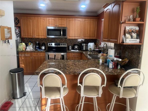 12276 SW 10th St, Miami FL 33184