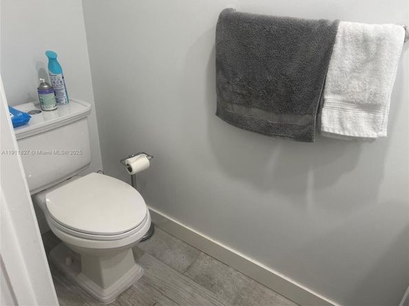 12276 SW 10th St, Miami FL 33184