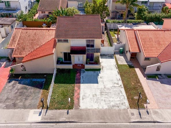 12276 SW 10th St, Miami FL 33184