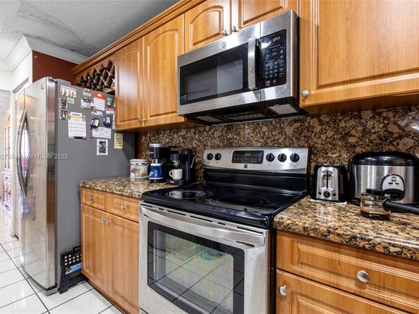 12276 SW 10th St, Miami FL 33184