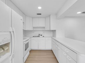 11030 SW 42 St, Miami FL 33165