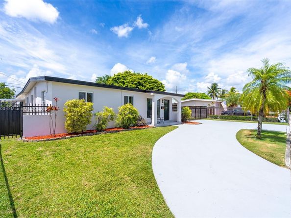 11030 SW 42 St, Miami FL 33165
