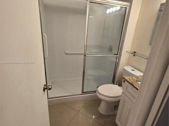 115 Royal Park Dr 2H, Oakland Park FL 33309