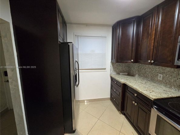 115 Royal Park Dr 2H, Oakland Park FL 33309