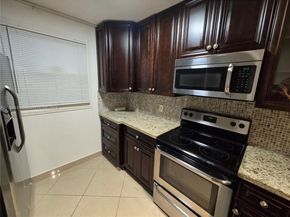 115 Royal Park Dr 2H, Oakland Park FL 33309
