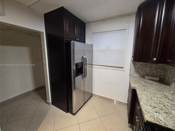 115 Royal Park Dr 2H, Oakland Park FL 33309